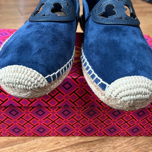 NEW TORY BURCH SIDNEY ESPADRILLE Navy Sz 8 - Picture 3 of 8